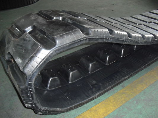 470x152.4x56 মসৃণ বা খোদাই করা প্যাটার্ন PF6110 রাবার ট্র্যাক 52 লিঙ্ক সহ অ্যাসফাল্ট প্যাভারের অংশ