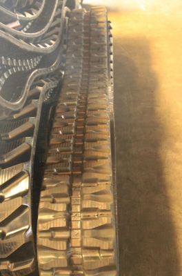 250mm চওড়া এক্সকাভেটর রাবার ট্র্যাক এক্সক্যাভেটর খুচরা যন্ত্রাংশ কম শব্দ